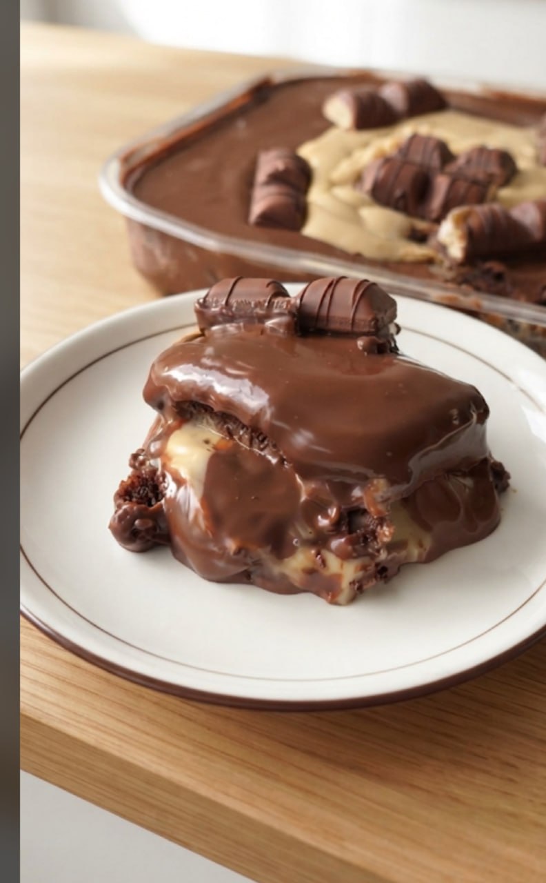 Kinder Bueno Layer Cake